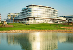 LA VIE Country Club